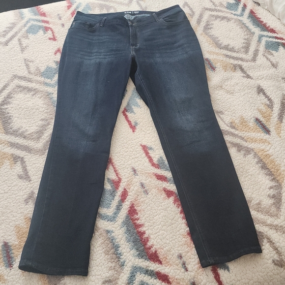 Relaxed Fit Mid Rise Straight Leg Jeans - Picture 4 of 8